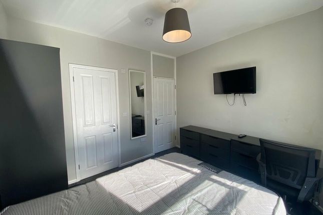 Thumbnail Semi-detached house to rent in Fishponds Road, Bristol