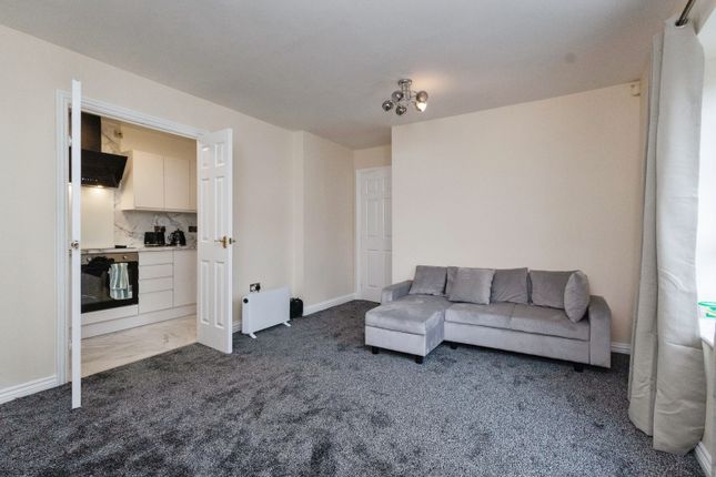 Apartment 1, 16, Kilmaine Avenue, Greater Manchester photo 2