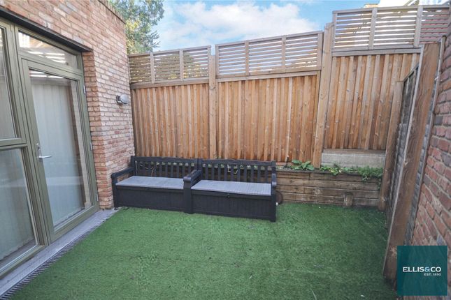 47, Edgewood Mews, Finchley photo 3