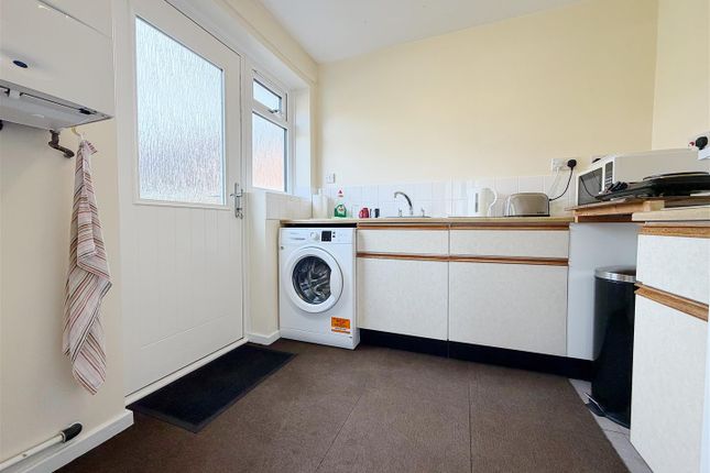 16, Pont Yr Afon, Wrexham photo 4