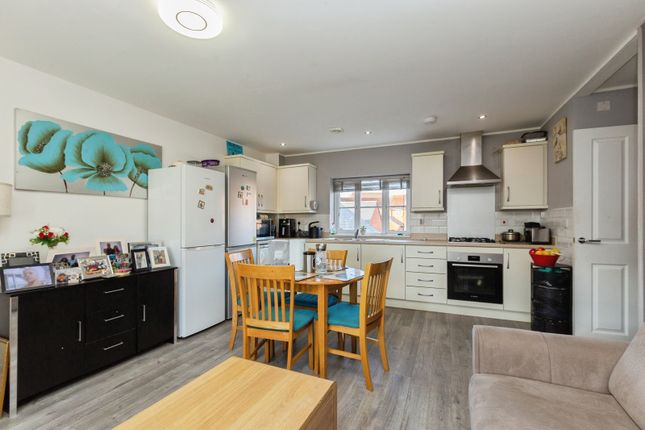 114, Prince Rupert Drive, Buckinghamshire photo 3
