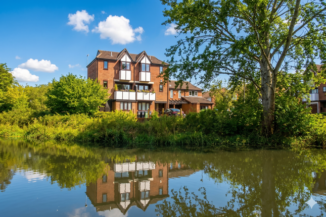 68 Belsize Avenue, Milton Keynes photo 4
