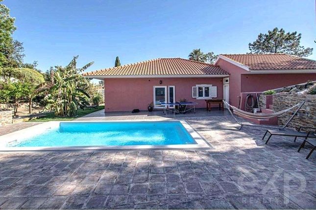 Villa for sale in Street Name Upon Request, Setubal, Pt