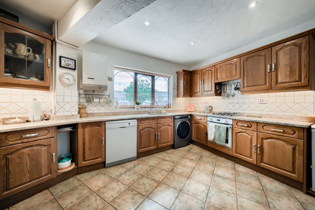 9, Blackthorn Road, Stratford-upon-Avon photo 3