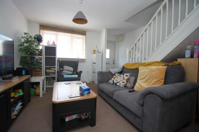 3 Arbour Court, Fareham photo 3