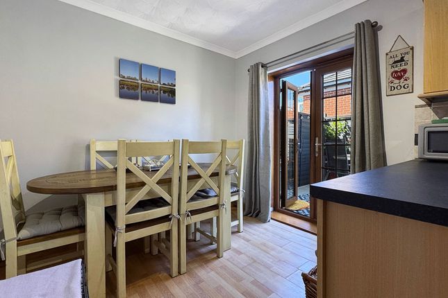 213 Mill Hill Road, Cowes photo 2