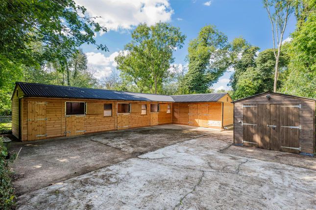 4 Reeves Rest Cottages, High Road, Chipstead photo 3