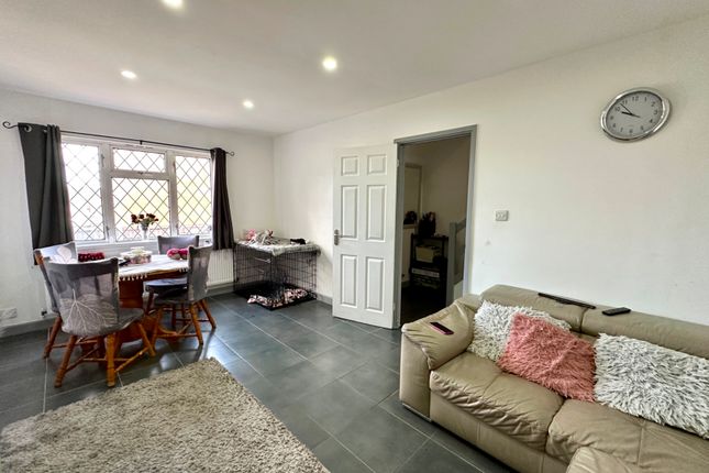 23, Rowlands Close, Walsall photo 2