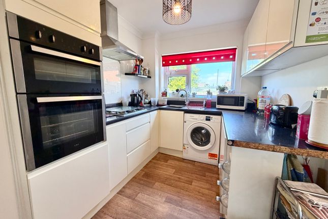 6, Durleigh Close, Cardiff photo 3