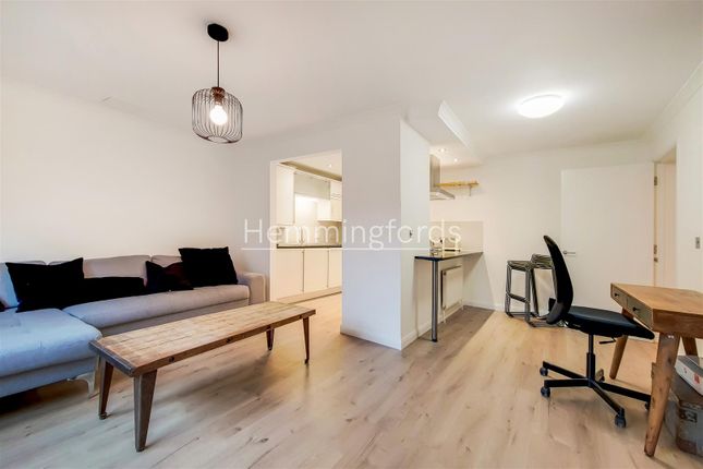 Flat for sale in Atlantic House, Waterson Street, Shoreditch