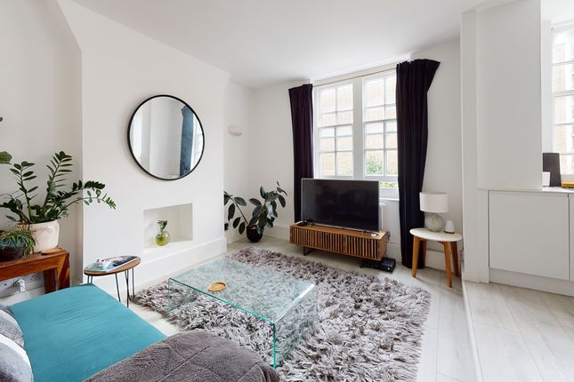 Thumbnail Flat to rent in Beaufort Street, Chelsea
