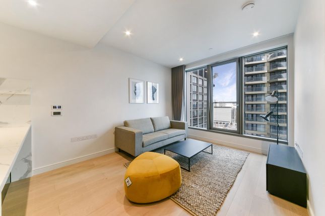 Flat to rent in 10 Park Drive, Canary Wharf, London