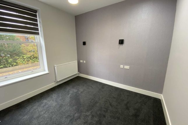 Flat 8 Canary House, Queens Road, Brentwood photo 5