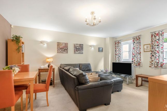 6 White Hart Mews, Alrewas, Staffordshire photo 2