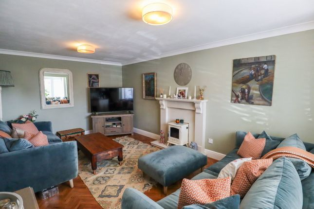 18, Ebor Gardens, Calne photo 4