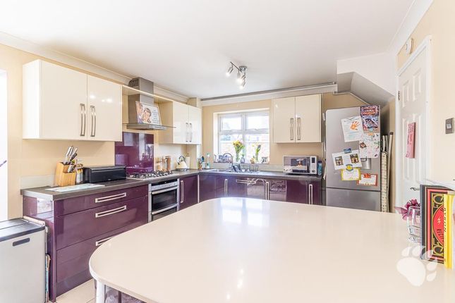 10, Headcorn Close, Basildon photo 4