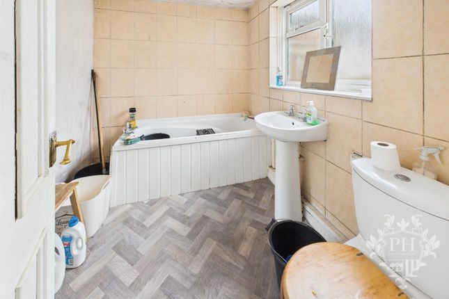 32, Outram Street, Middlesbrough photo 4