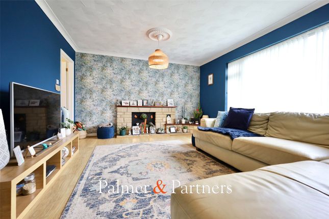 5, Aylesbury Drive, Clacton-on-Sea photo 3