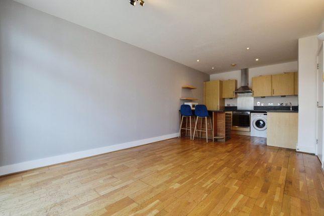 36, Charles House, Chertsey photo 4