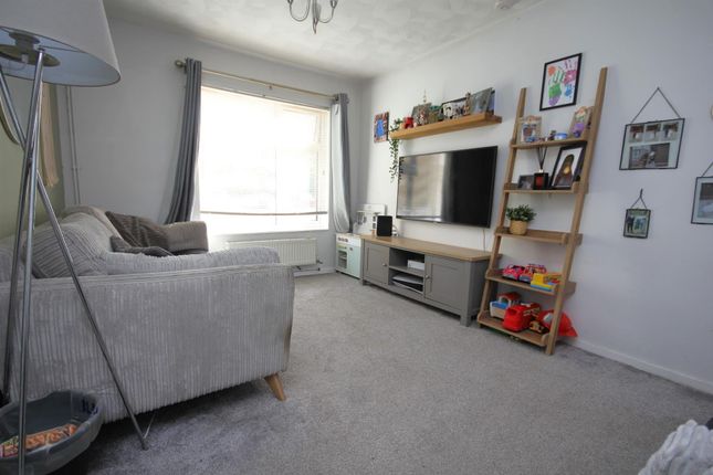 62, Northmore Road, Locks Heath photo 3