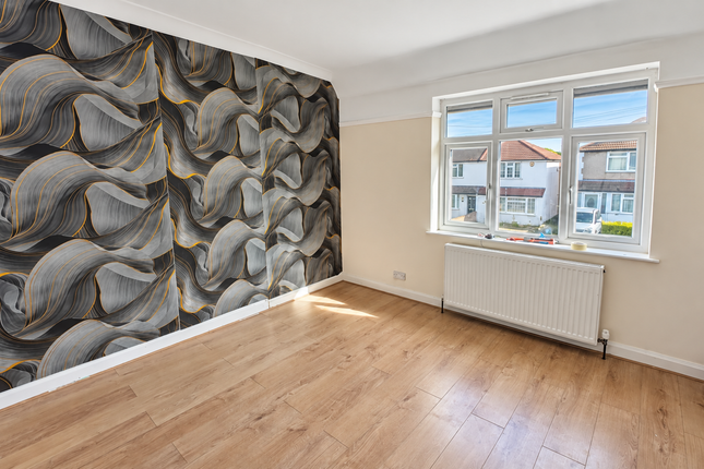 41, Woodrow Avenue, Hayes photo 5