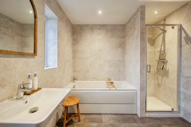 8, Hunter Road, Doncaster photo 3