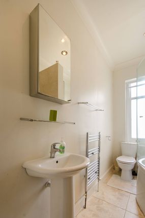 Flat for sale in Fulham Road, Chelsea, London