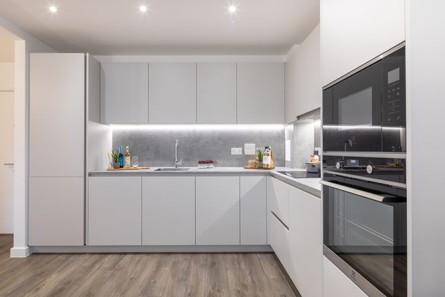 Property for sale in "3 Bedroom Apartment" at Beardow Grove, Avenue Road, London