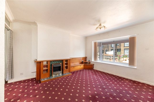 46, Springfield Road, Leeds photo 4