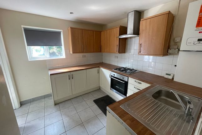 239, Birdsfoot Lane, Luton photo 5