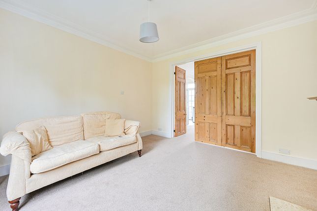 Cromwell Place, Mortlake photo 2