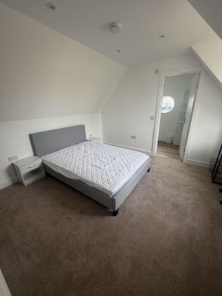 Room 4, 49 Delph Road, Spalding photo 2