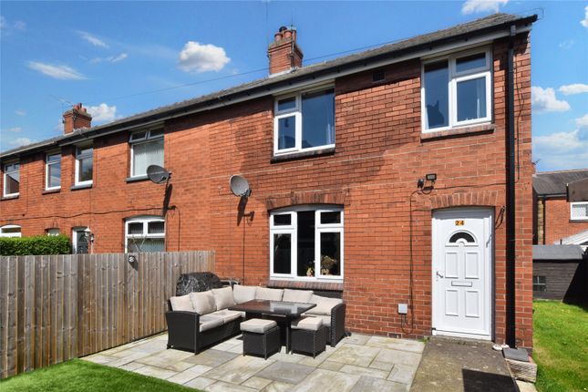 Thumbnail Town house for sale in Queens Grove, Morley, Leeds, West Yorkshire