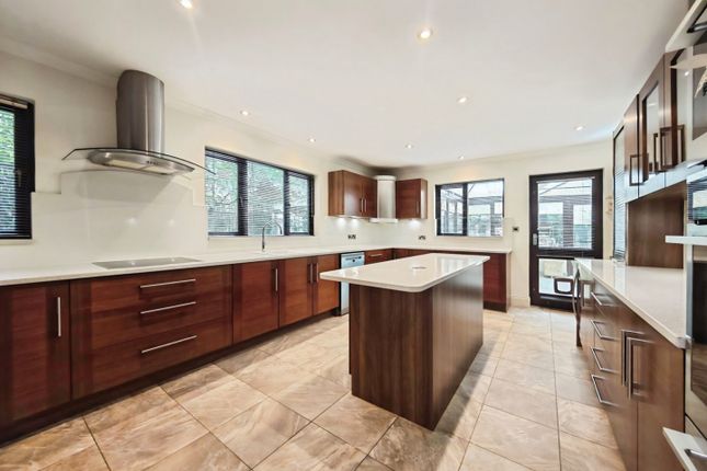 23, Ashdale Park, Wokingham photo 2