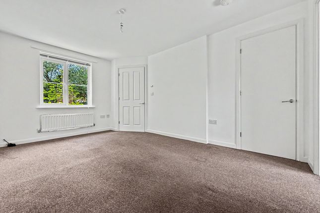 9, Dinton Close, Swindon photo 4