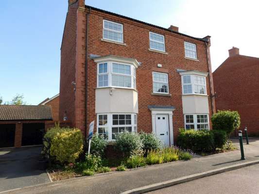 Thumbnail Detached house to rent in Sandhurst Road, Peterborough