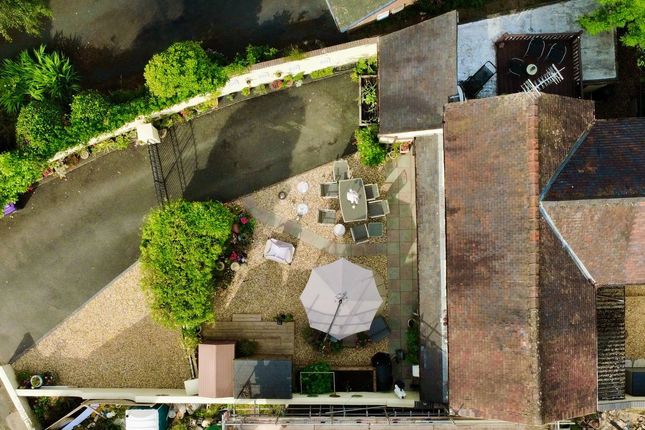 2, High Street, Newport photo 2