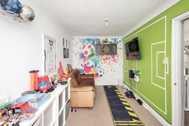 9, Naseby Close, Wellingborough photo 5