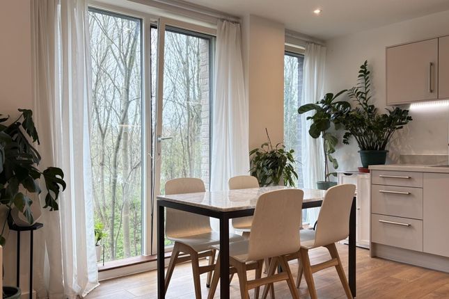 Flat 7, 27 Mahindra Way, London photo 4
