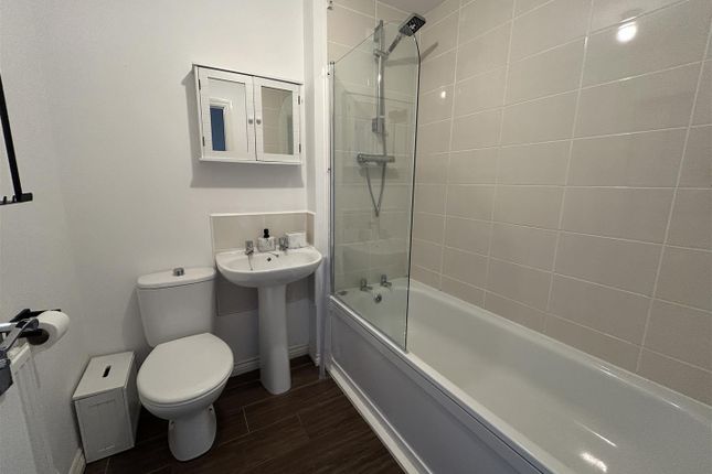 4, Lucy Baldwin Close, Stourport-On-Severn photo 5