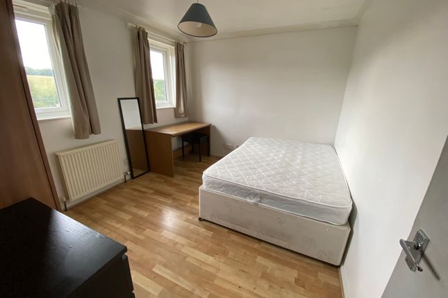 Shared accommodation to rent in Titania Close, Colchester