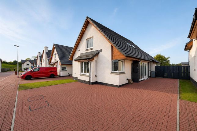 4, St. Helens Drive, Carluke photo 2