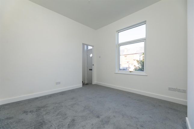156, Wincobank Avenue, Sheffield photo 3