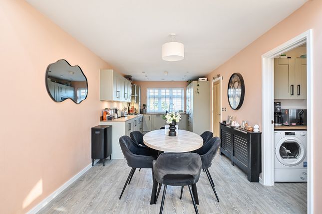32, Rye Gardens, Dunstable photo 4
