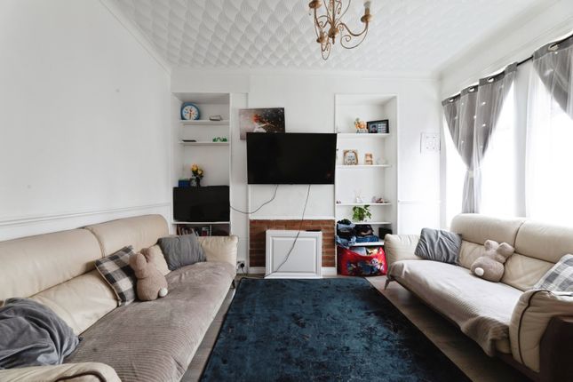14, Brettenham Road, London photo 4