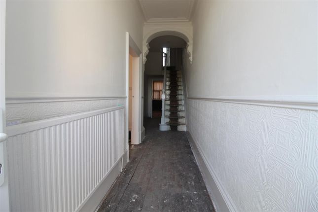 35, Water Street, Huddersfield photo 4