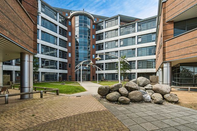 1-bed flat on 211, Landmark, Waterfront West, Brierley Hill, £75,000