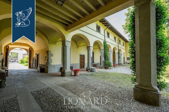 Villa for sale in Ponte San Pietro, Bergamo, Lombardia