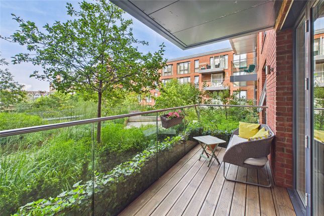 Apartment 3, 1, Gaumont Place, London photo 4
