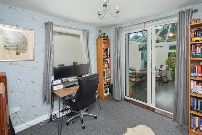 4, Tudor Gardens, West Yorkshire photo 5